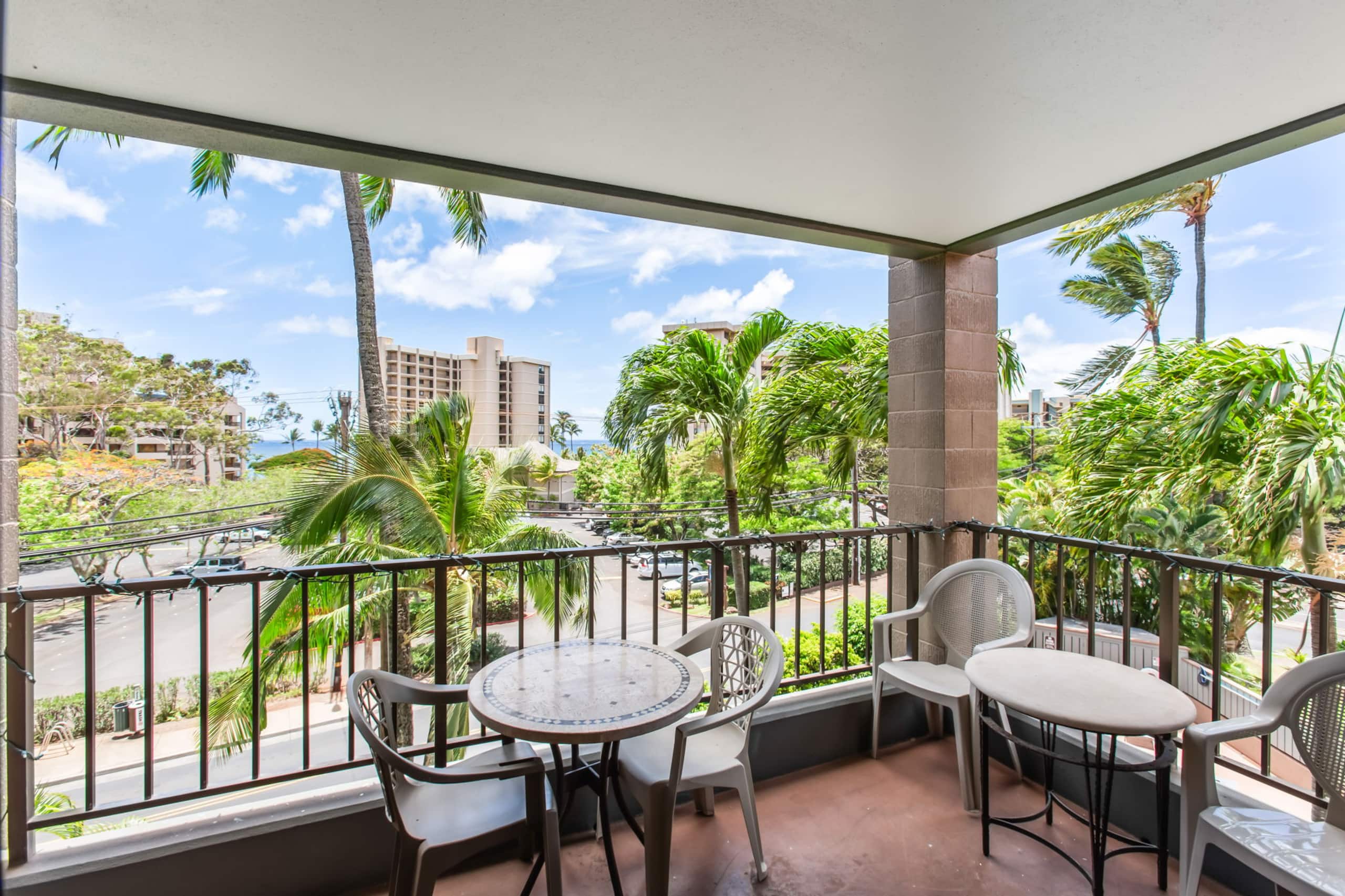 Condo in Lahaina · ★4.73 · 2 bedrooms · 3 beds · 2 baths - Image 44