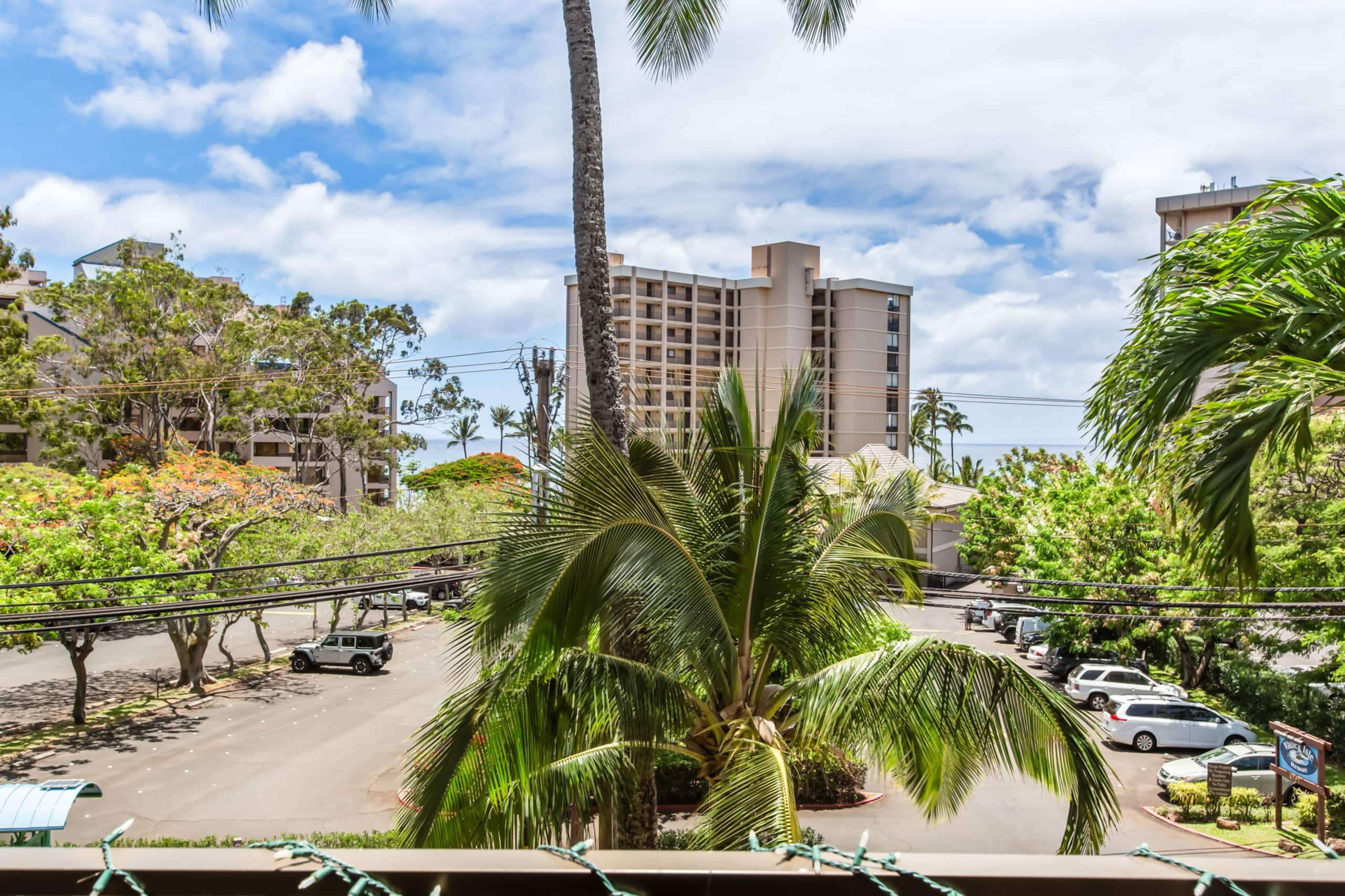 Condo in Lahaina · ★4.73 · 2 bedrooms · 3 beds · 2 baths - Image 50