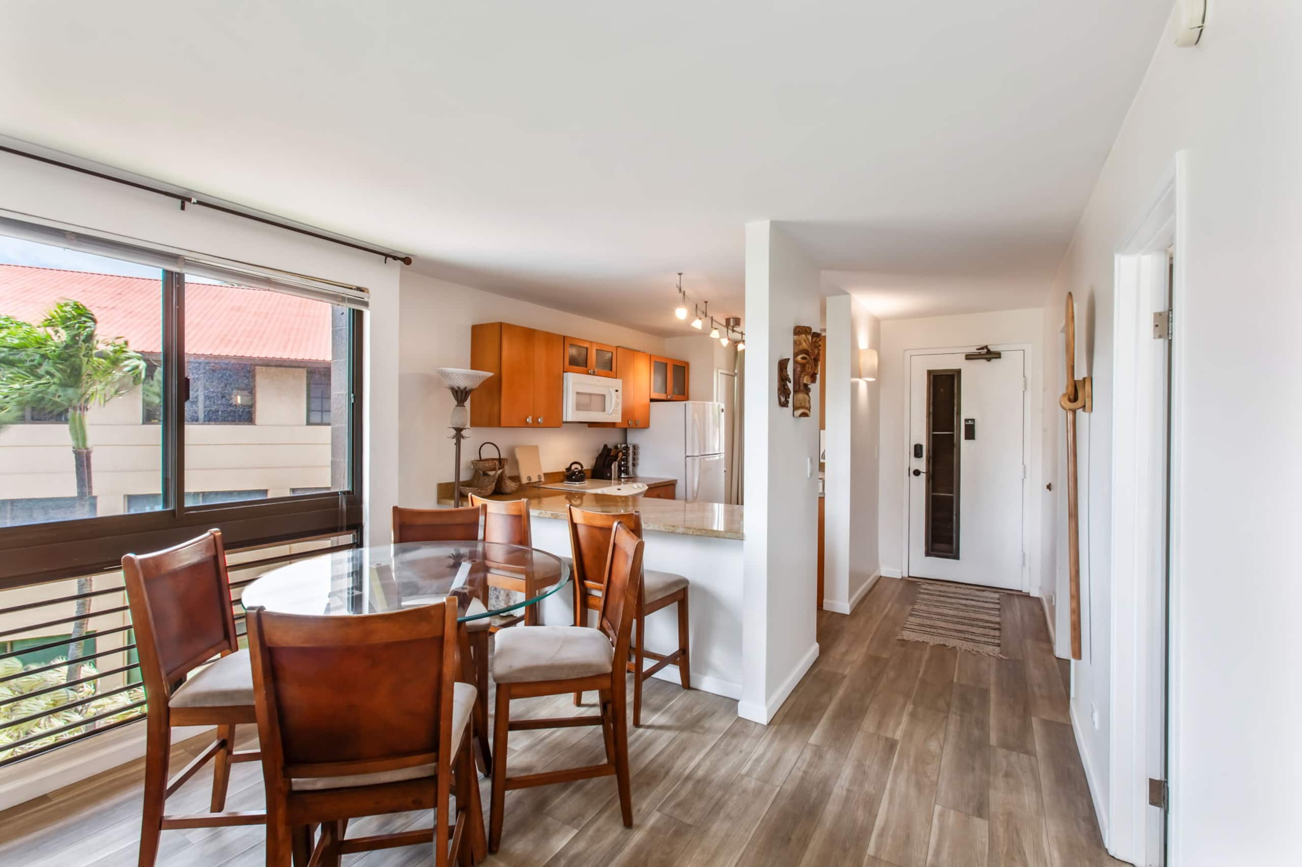 Condo in Lahaina · ★4.73 · 2 bedrooms · 3 beds · 2 baths - Image 22