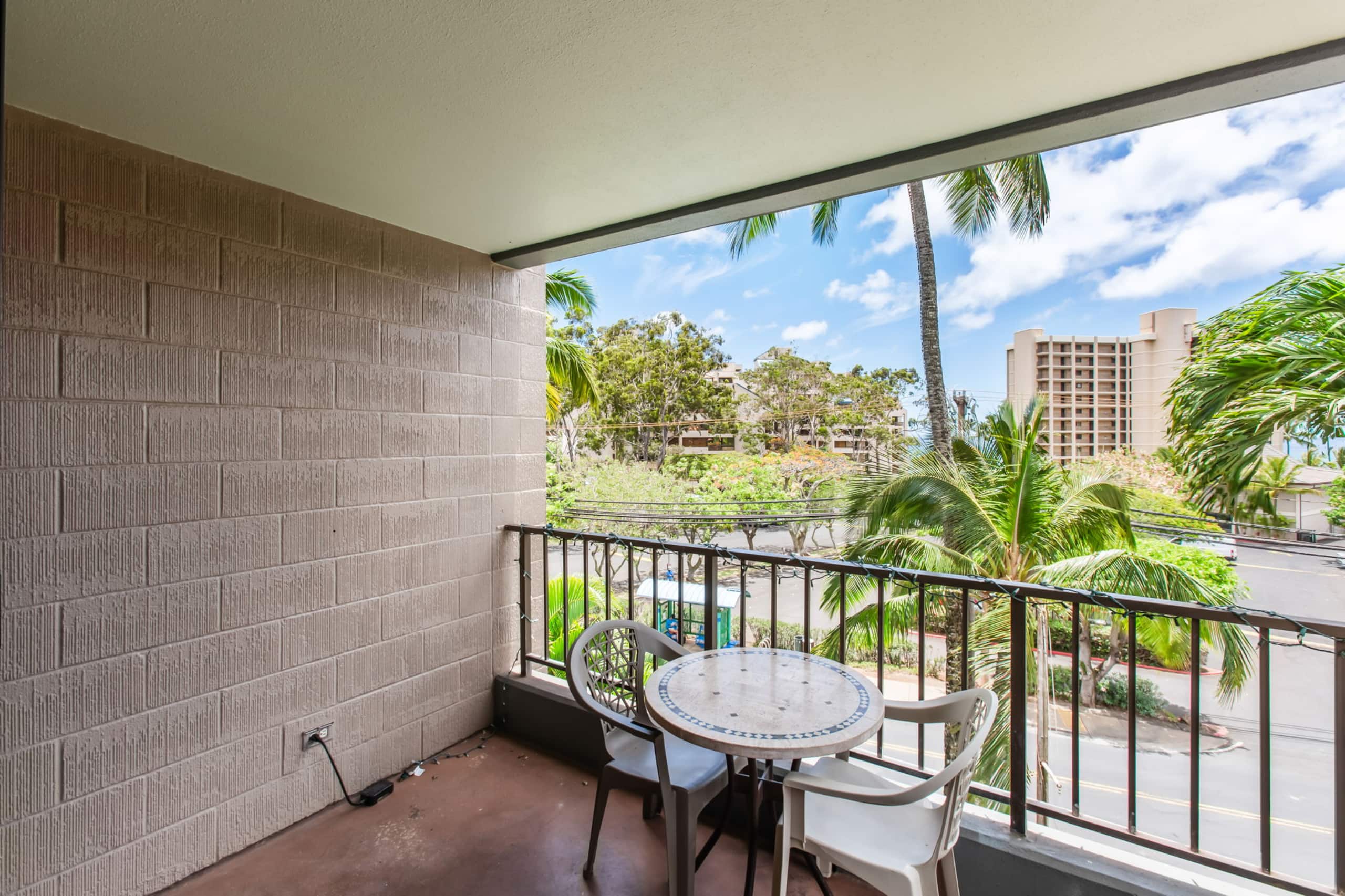 Condo in Lahaina · ★4.73 · 2 bedrooms · 3 beds · 2 baths - Image 45