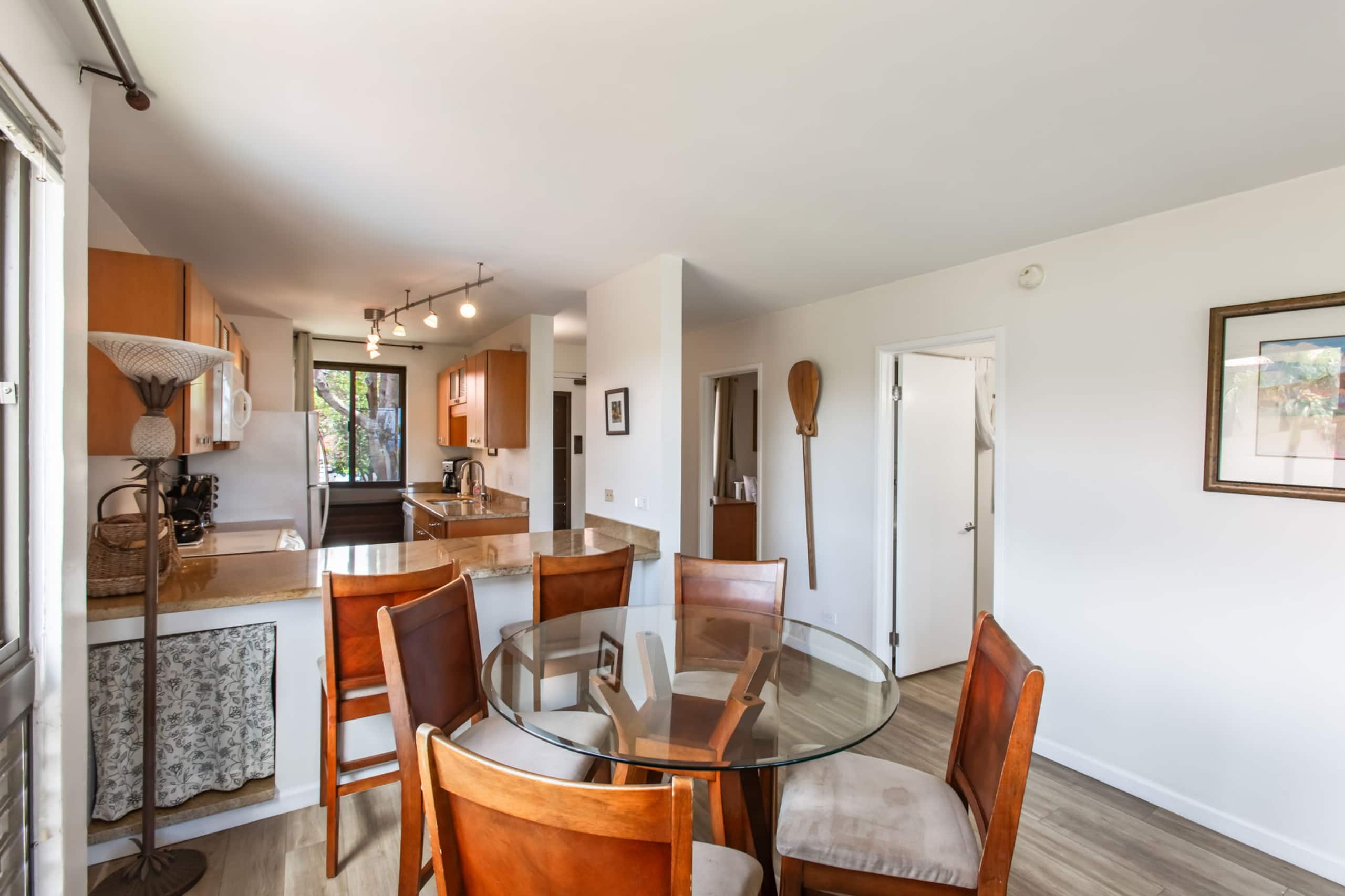 Condo in Lahaina · ★4.73 · 2 bedrooms · 3 beds · 2 baths - Image 21