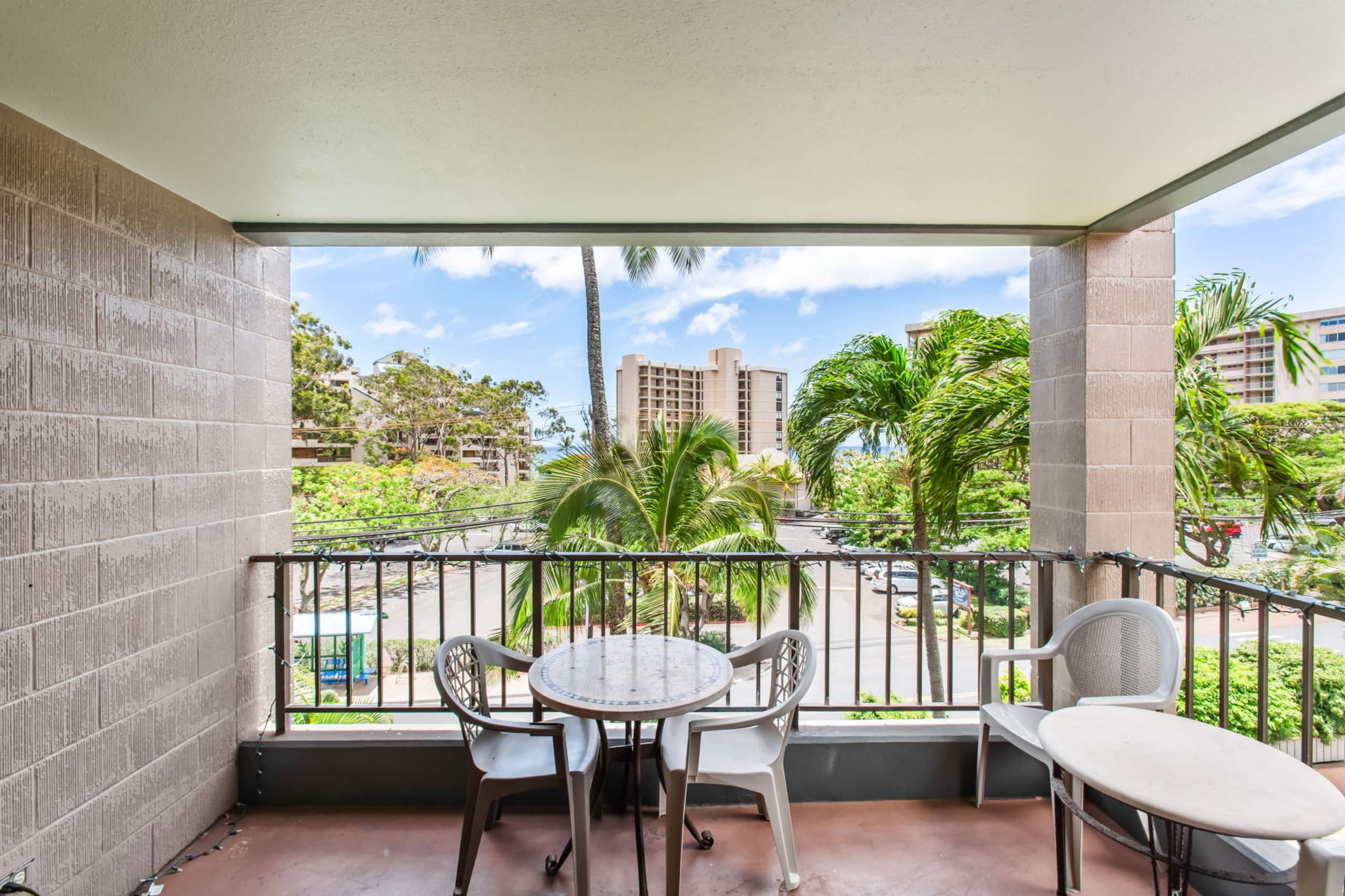 Condo in Lahaina · ★4.73 · 2 bedrooms · 3 beds · 2 baths - Image 47