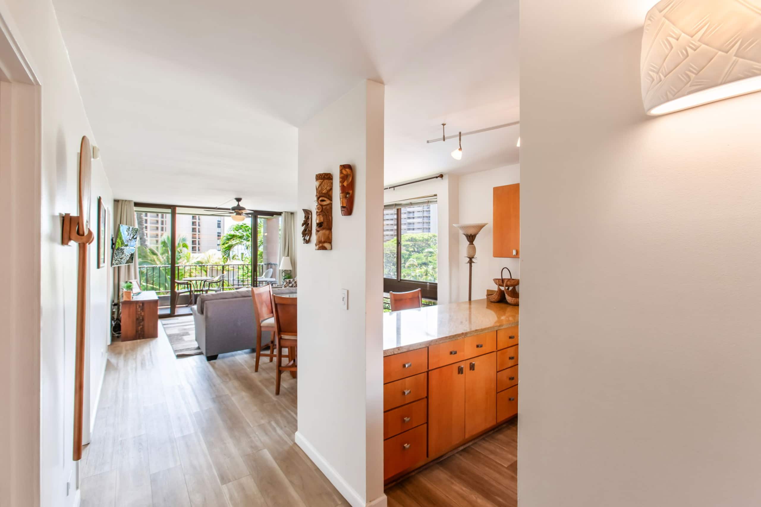 Condo in Lahaina · ★4.73 · 2 bedrooms · 3 beds · 2 baths - Image 5