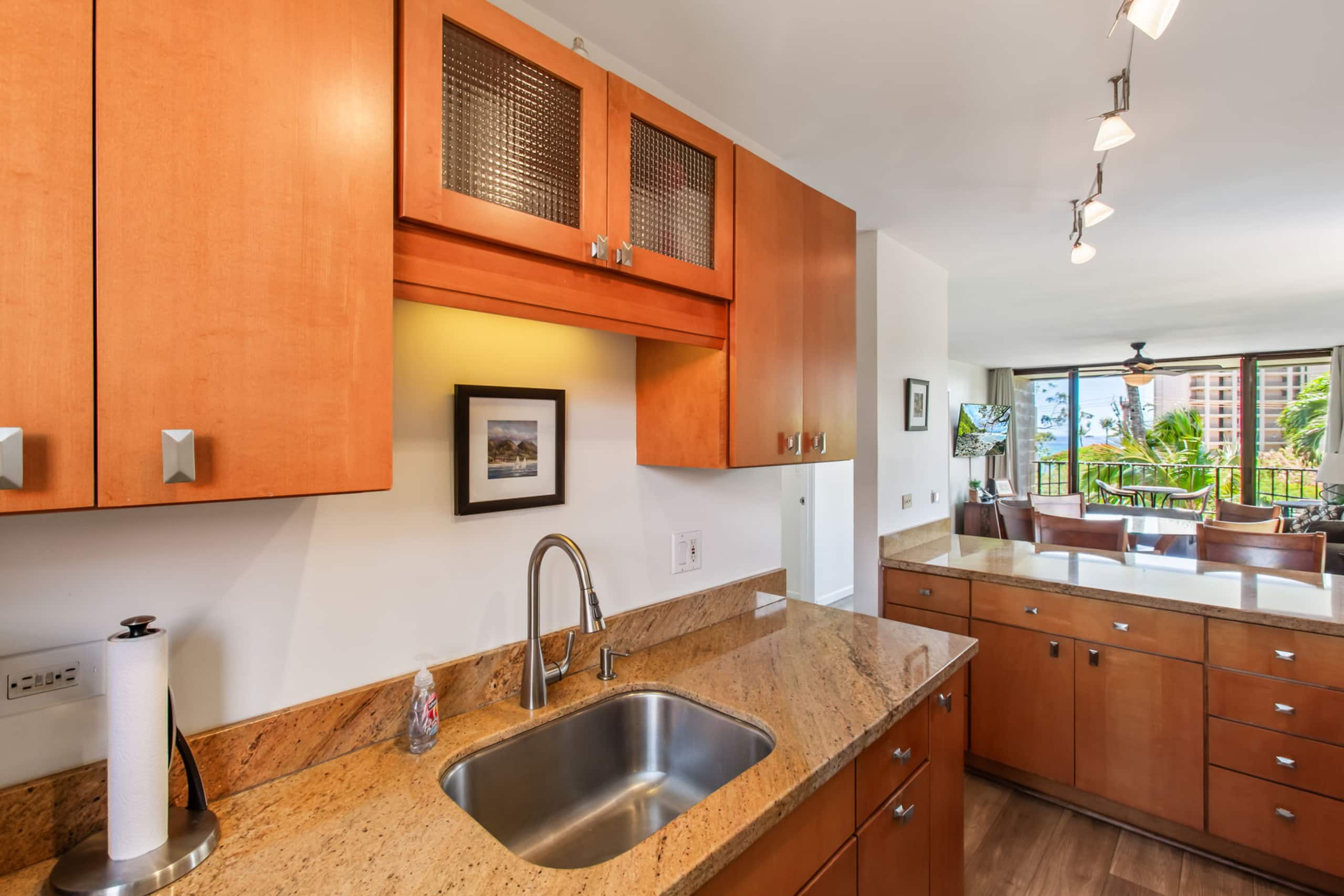 Condo in Lahaina · ★4.73 · 2 bedrooms · 3 beds · 2 baths - Image 19
