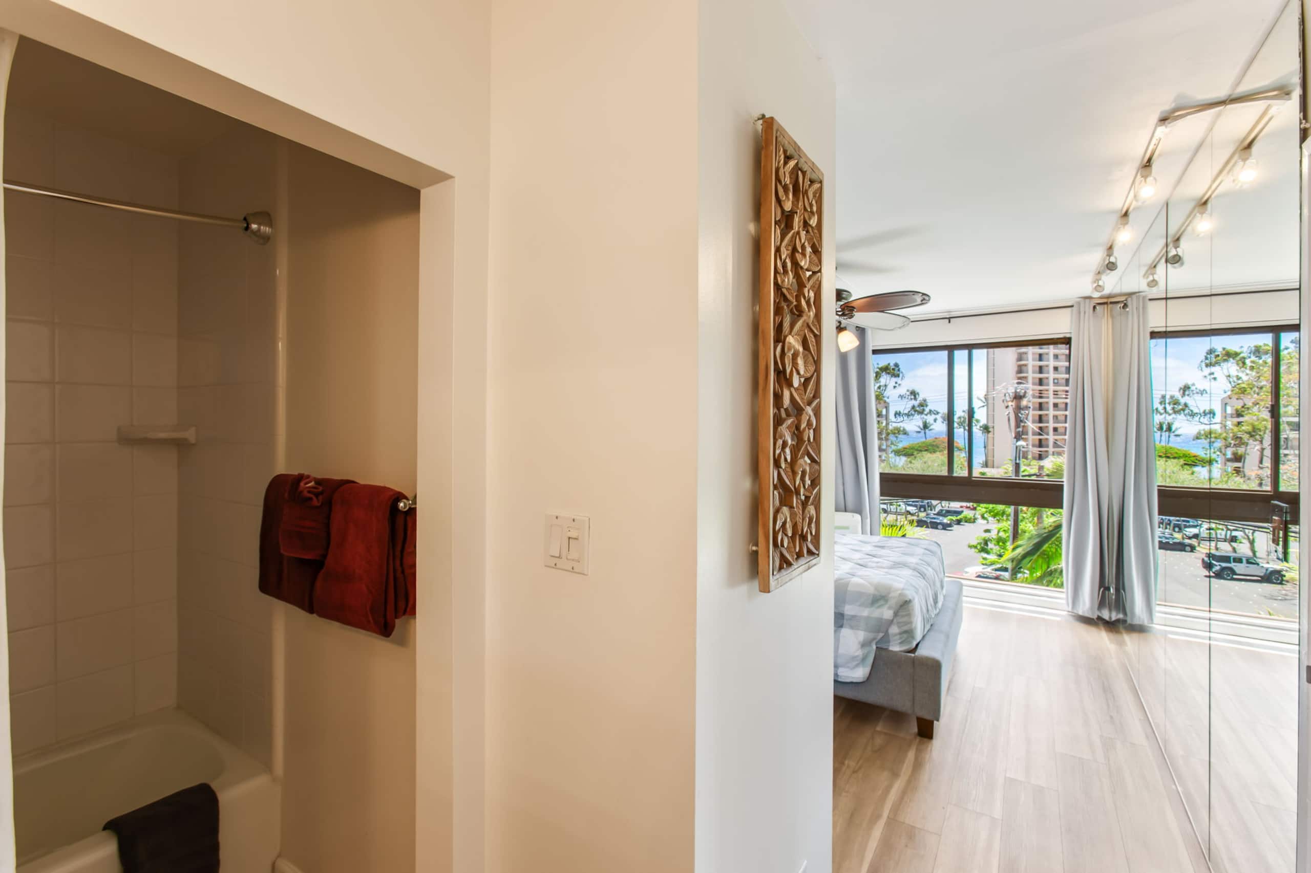 Condo in Lahaina · ★4.73 · 2 bedrooms · 3 beds · 2 baths - Image 28