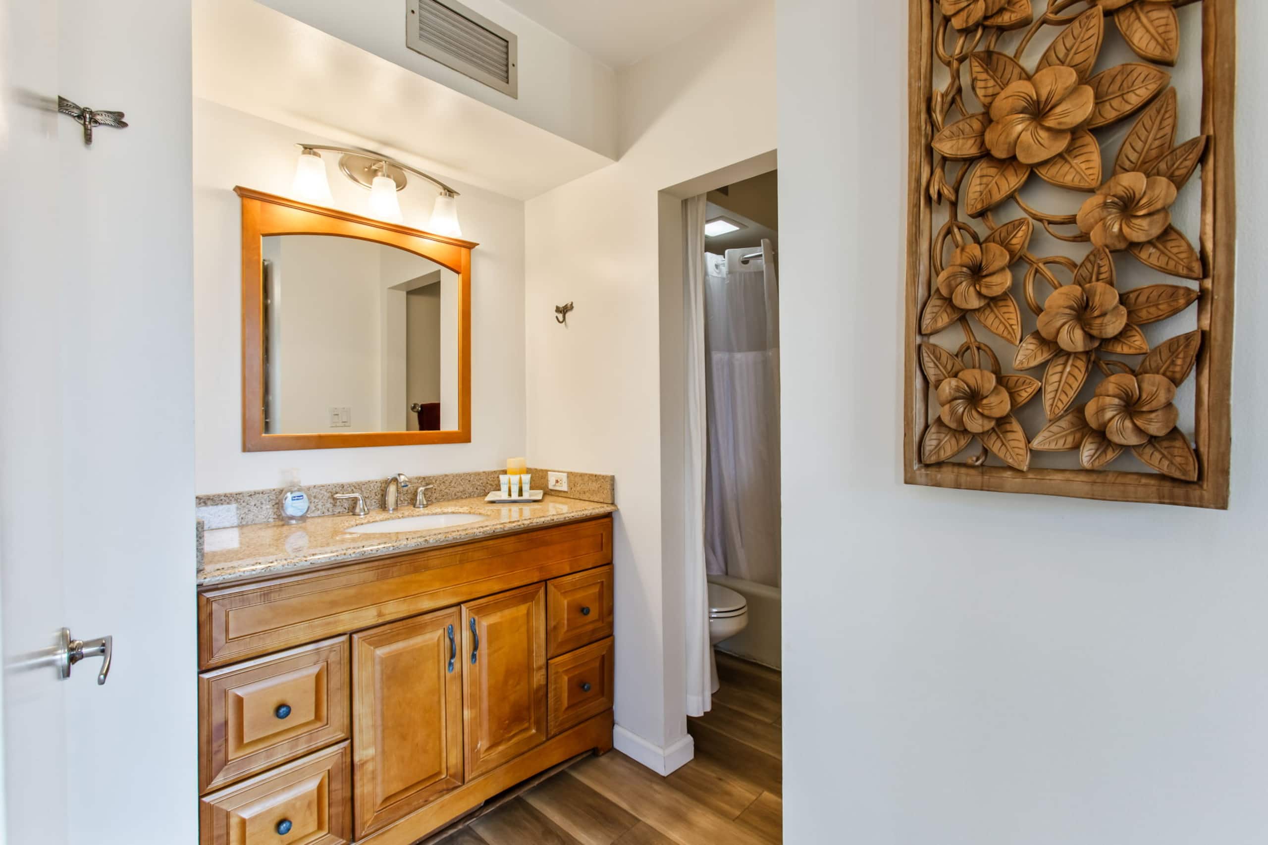 Condo in Lahaina · ★4.73 · 2 bedrooms · 3 beds · 2 baths - Image 36