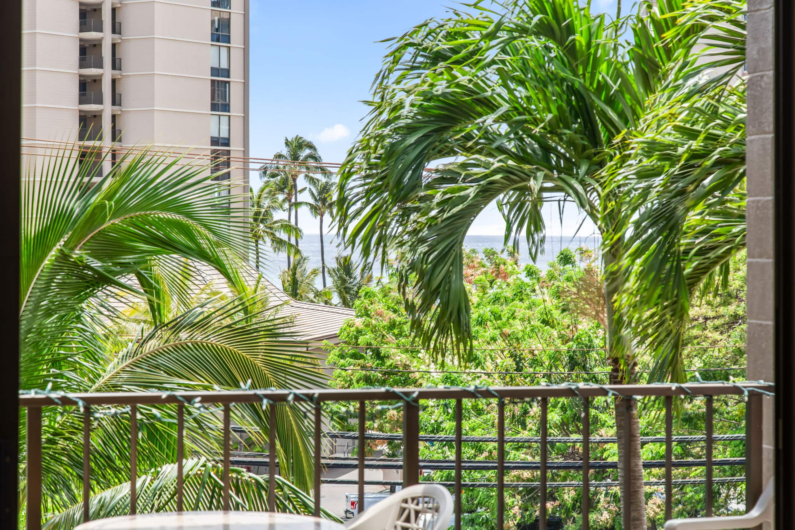 Condo in Lahaina · ★4.73 · 2 bedrooms · 3 beds · 2 baths - Image 52