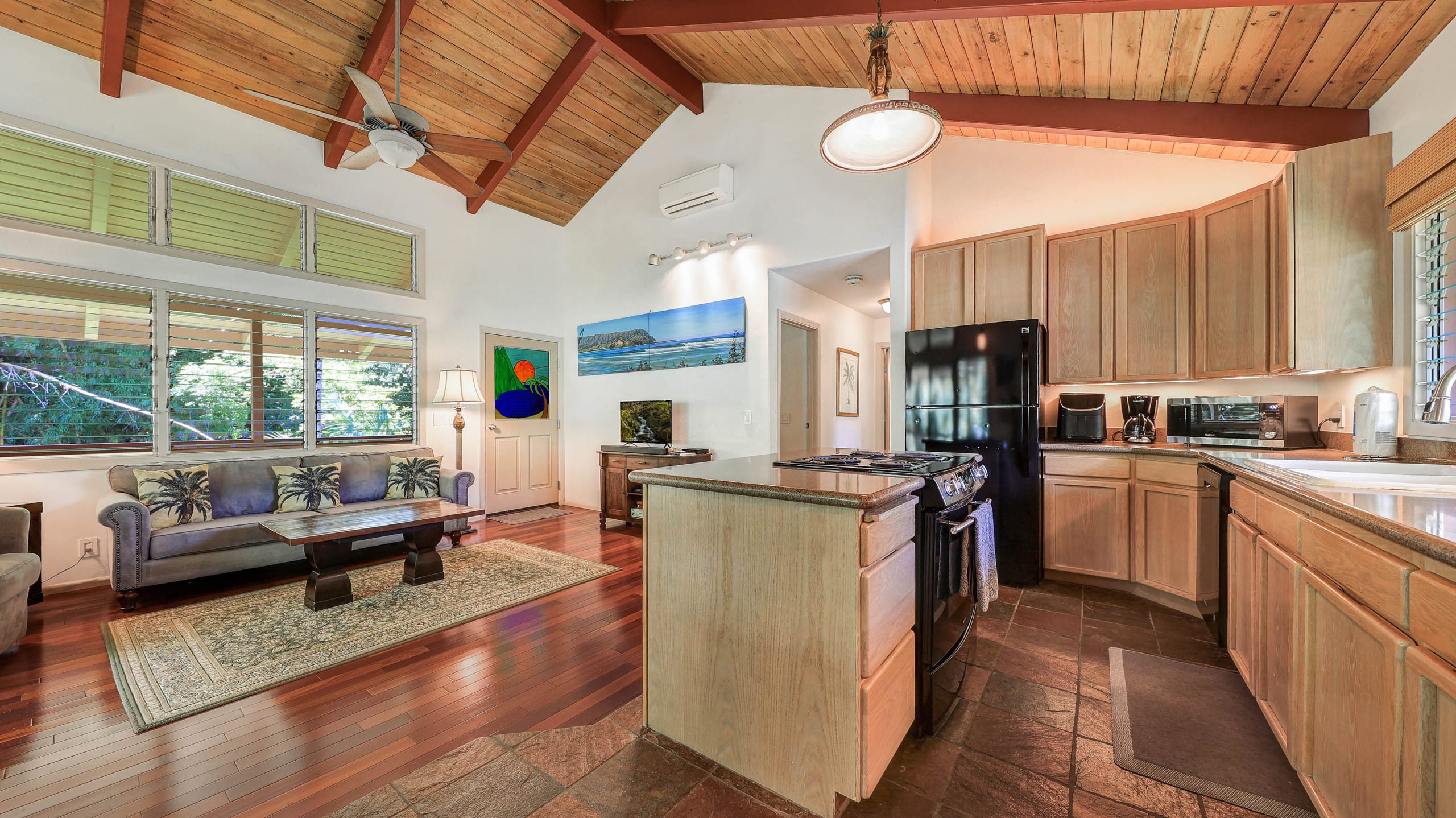 Home in Hanalei · ★5.0 · 2 bedrooms · 2 beds · 2 baths - Photo 2