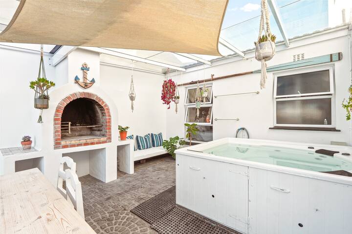 Marina Beach House gallery image 5