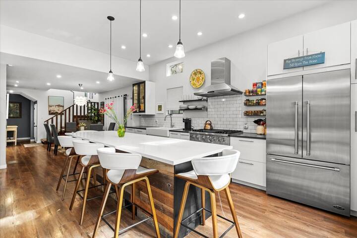 Incredible house off the Venice Canals gallery image 2