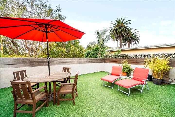 Incredible house off the Venice Canals gallery image 5