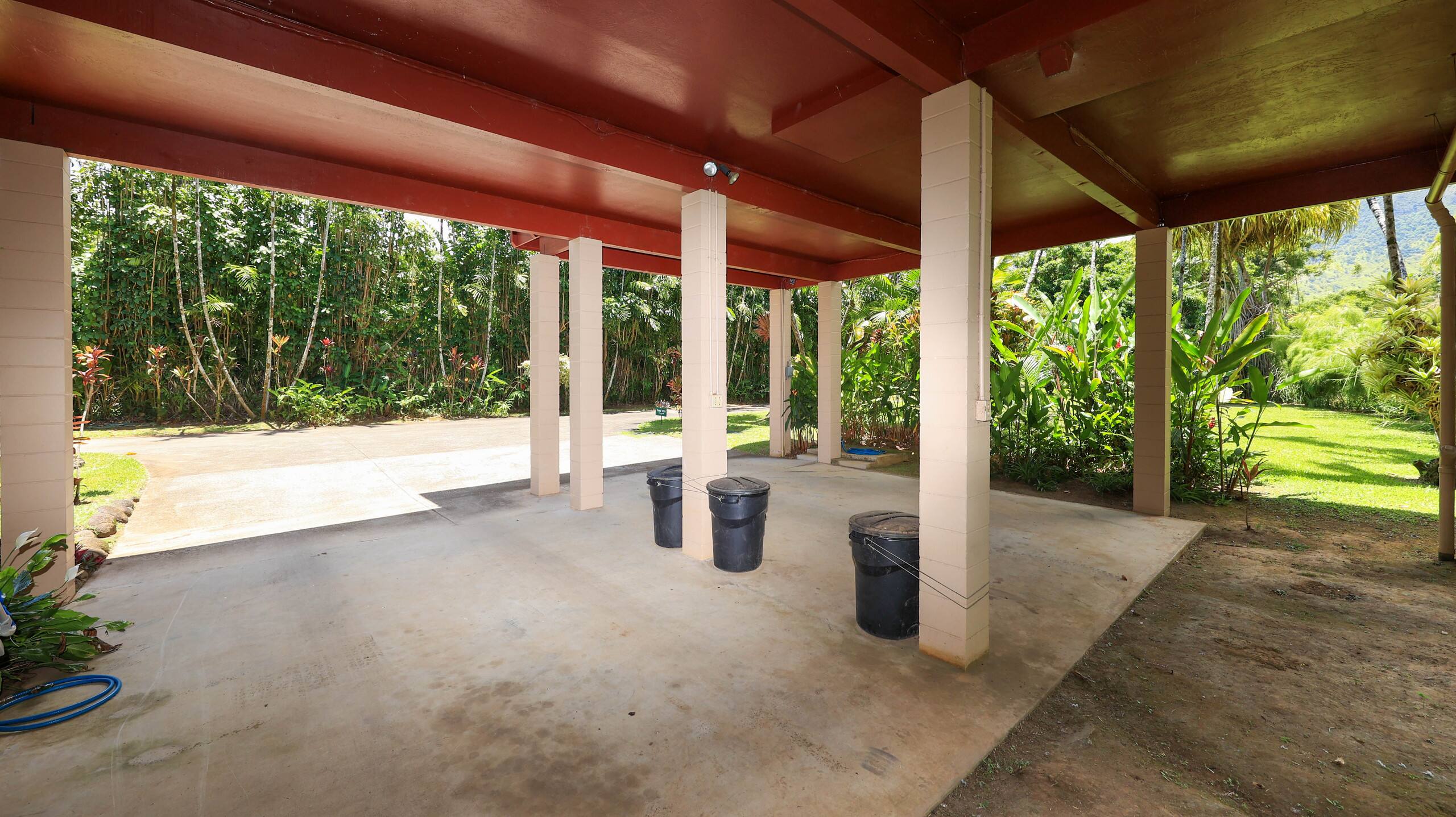 Home in Hanalei · ★4.33 · 3 bedrooms · 3 beds · 2 baths - Image 37