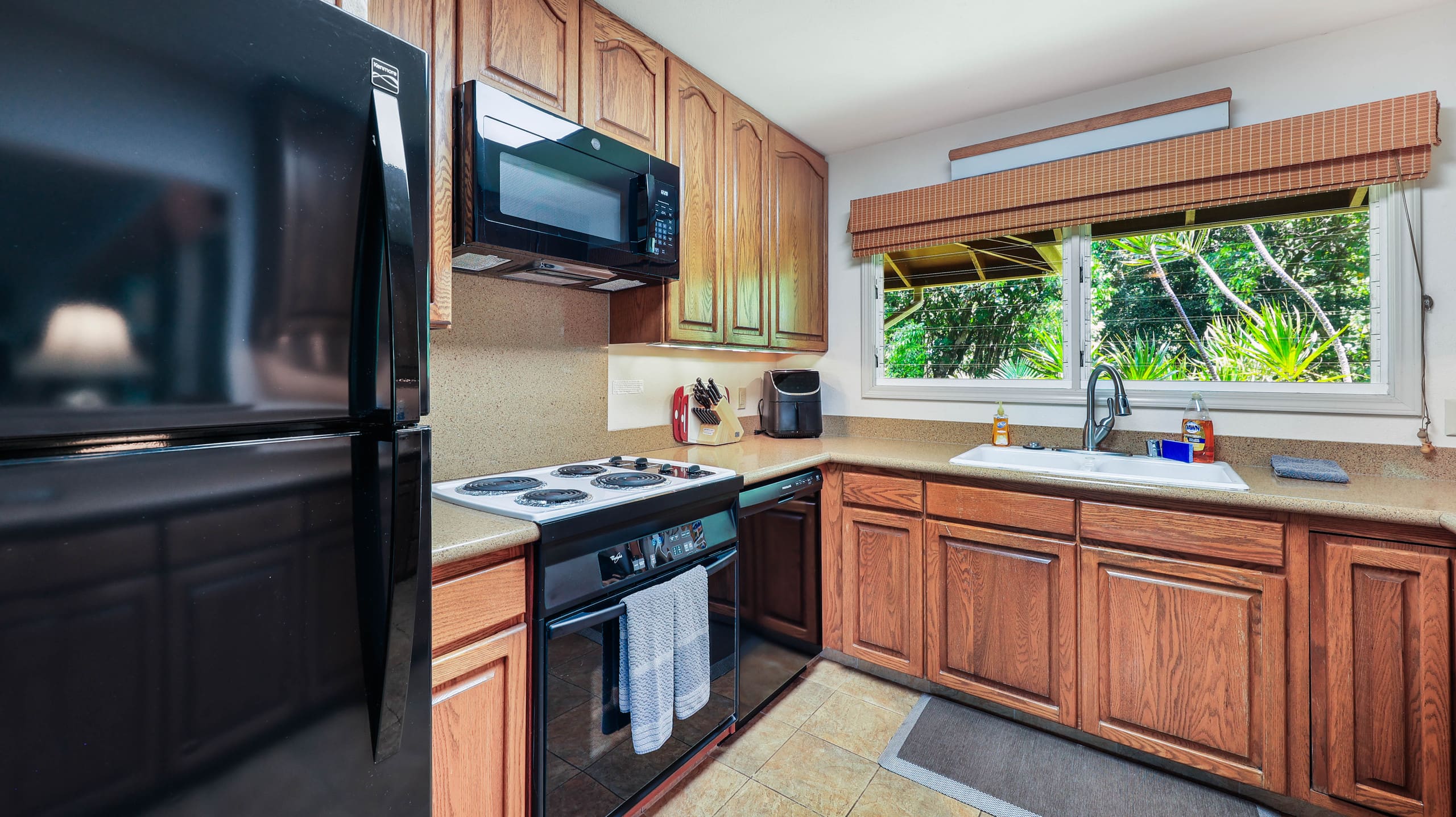 Home in Hanalei · ★4.33 · 3 bedrooms · 3 beds · 2 baths - Image 9