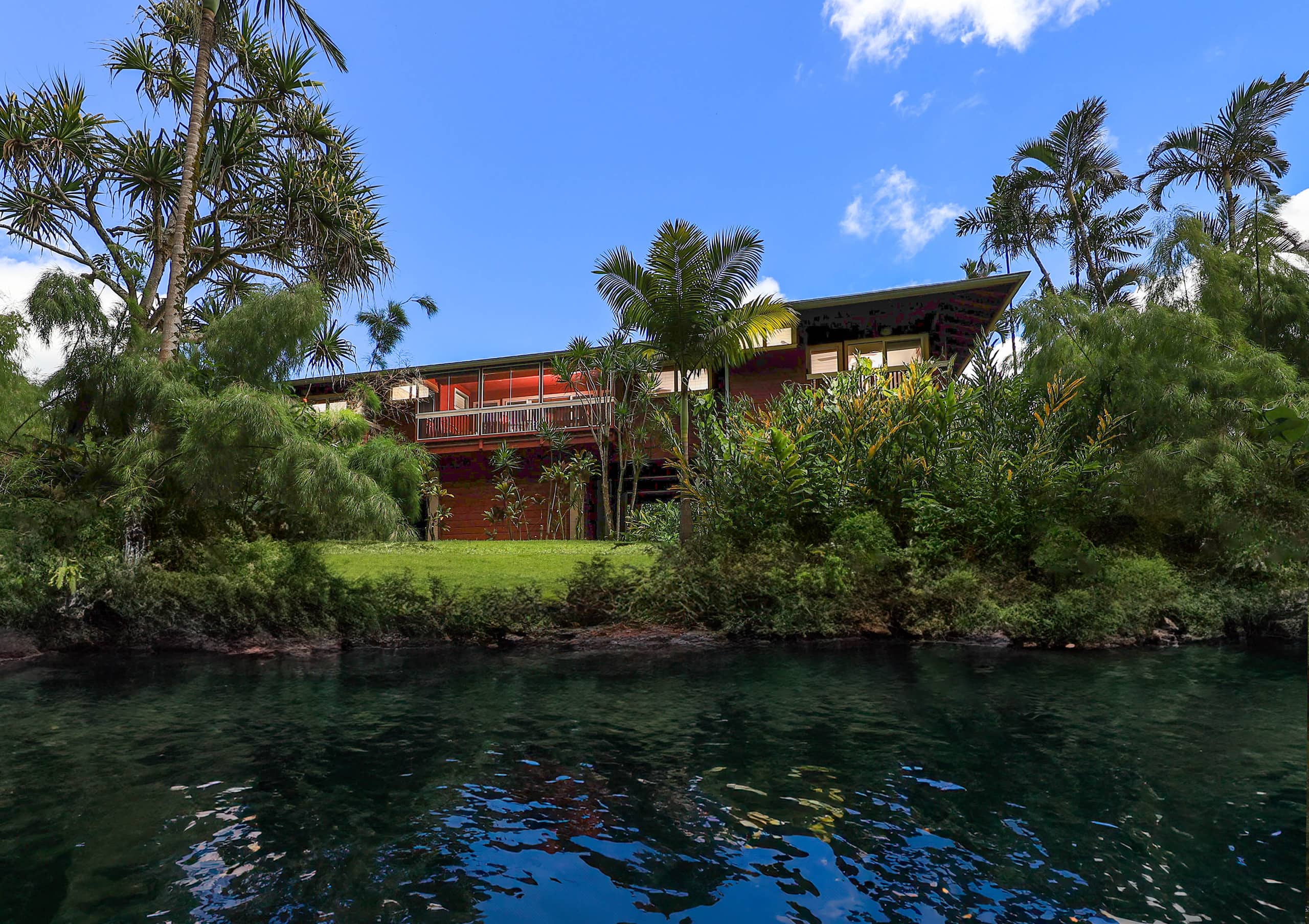 Home in Hanalei · ★4.33 · 3 bedrooms · 3 beds · 2 baths - Image 2