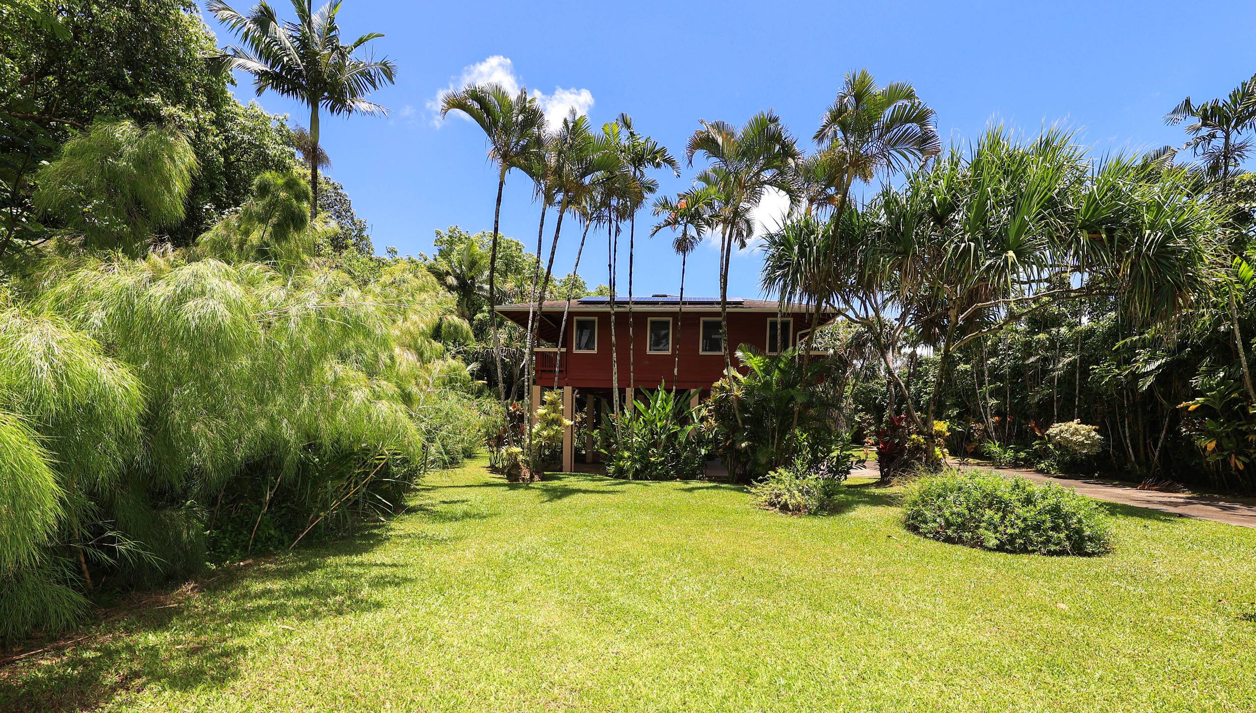 Home in Hanalei · ★4.33 · 3 bedrooms · 3 beds · 2 baths - Image 43