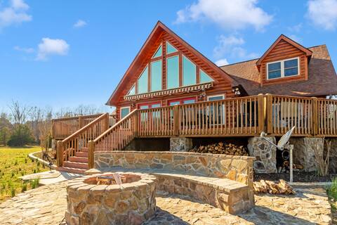 NEW Hot Tub Tryon Cabin 4 bed 4 Bath 5 min to TIEC