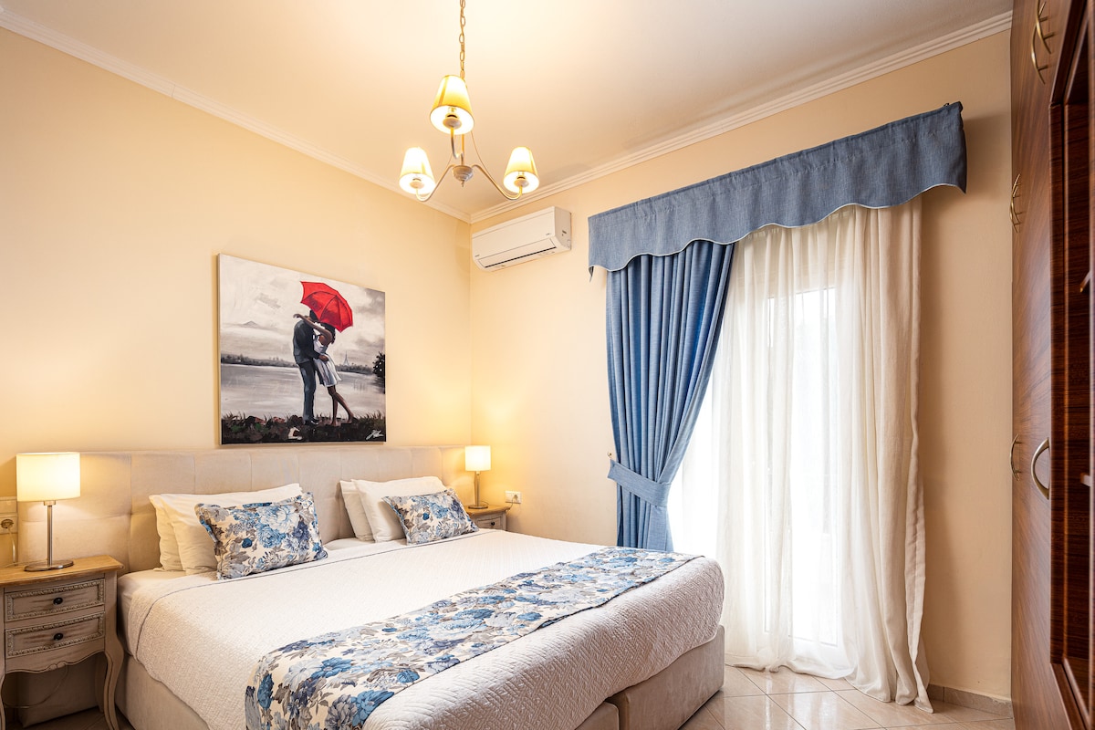 Dormitorio doble con acceso al balcón