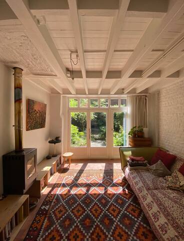 Architect’s house with garden gallery image 5