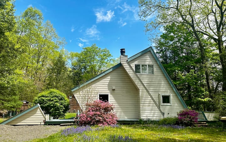 Woodstock Home Close To 3 Towns, Hiking And More - Woodstock, NY