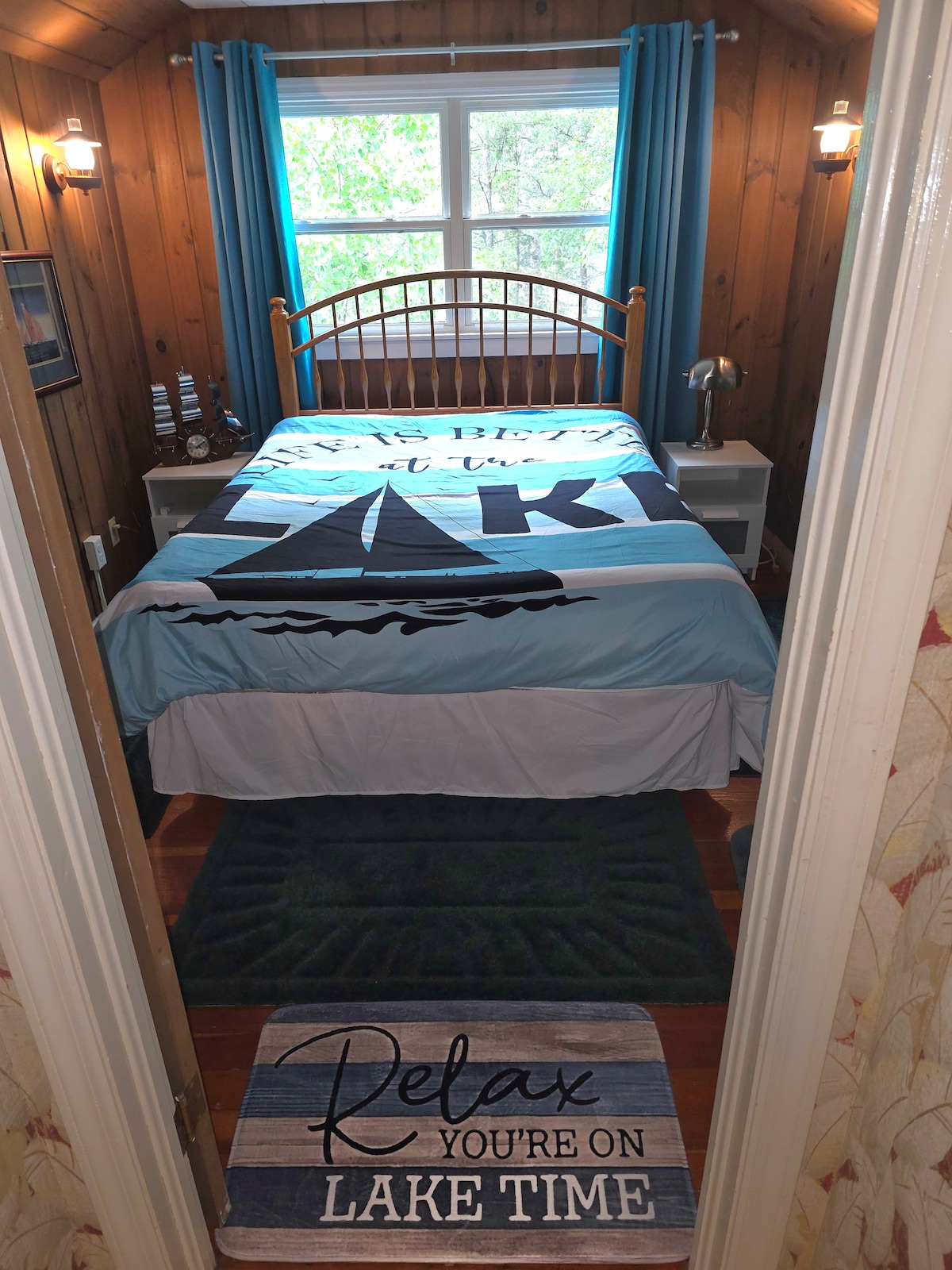 North Bedroom - Queen bed