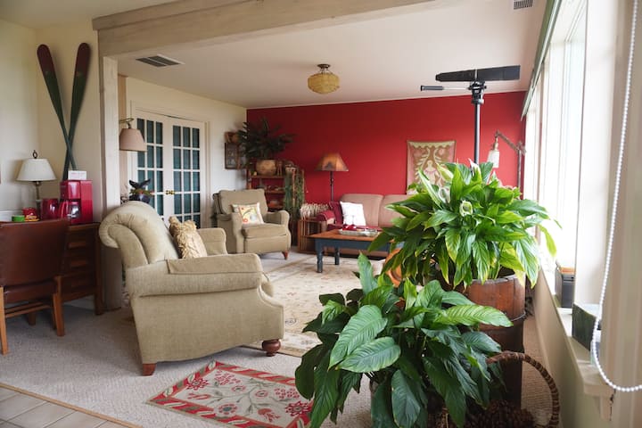 Bell's Beach Bed & Breakfast - Whidbey Island, WA