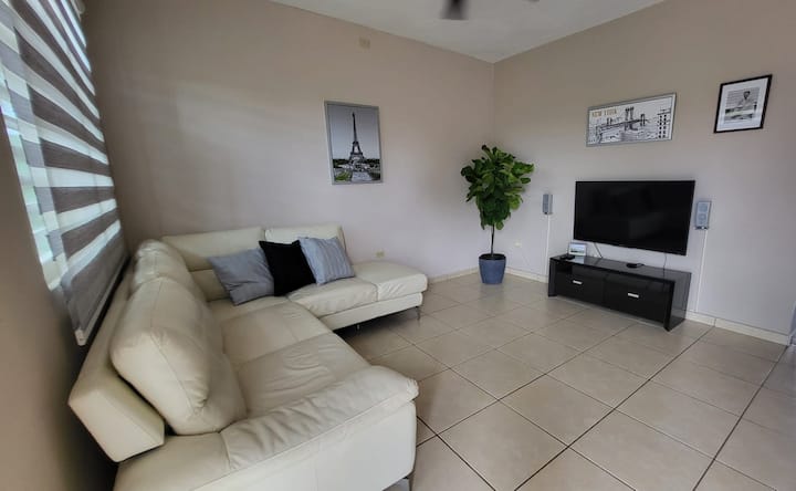 Estancia Don Polito
Polito
3br/1.5b/generator/ac - Puerto Rico