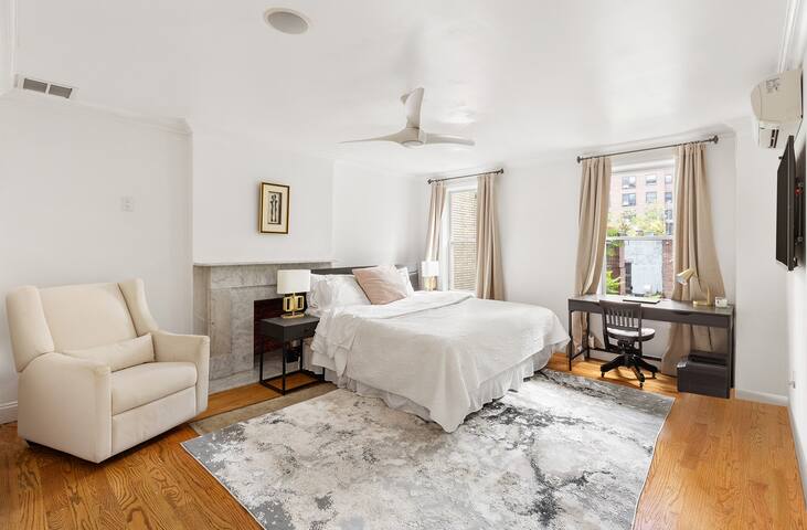 Clinton Hill House w/Pool, Spa, and Outdoor Oasis gallery image 5