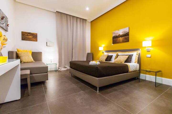 N’apARTment-Ampio appartamento in centro con Arte gallery image 3