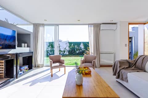 House with pool and quincho 5 minutes from Chacras!