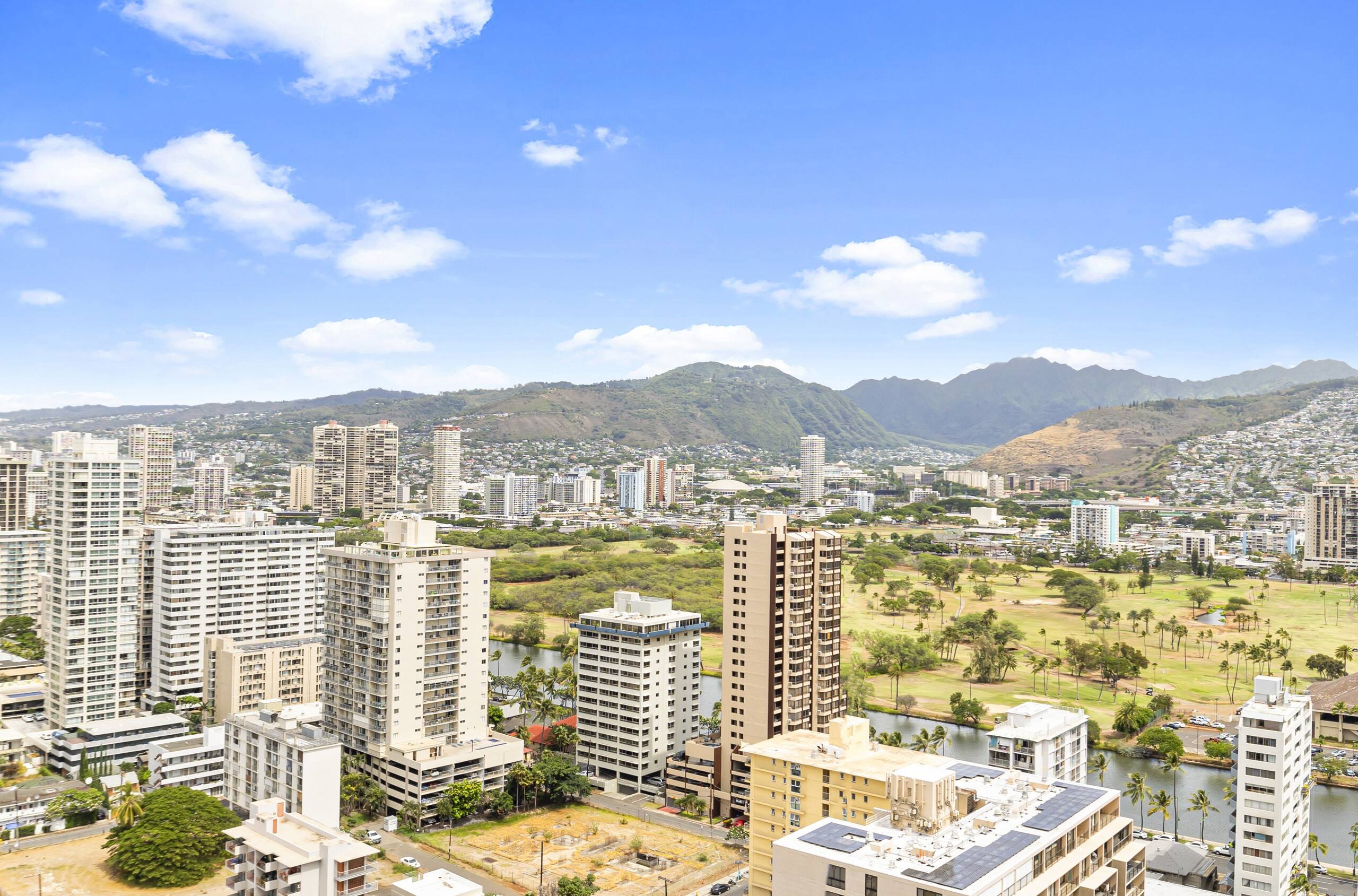 Deluxe Ocean View Free Parking Waikiki 3106-T1 - Image 33