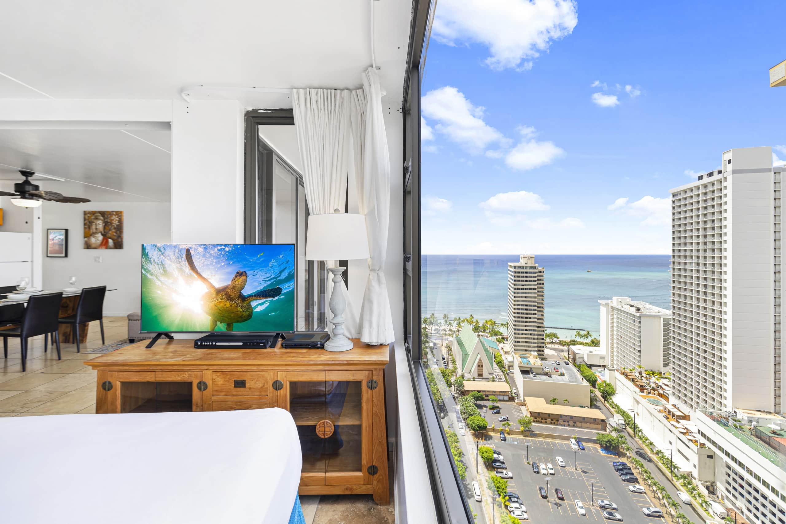 Deluxe Ocean View Free Parking Waikiki 3106-T1 - Image 27