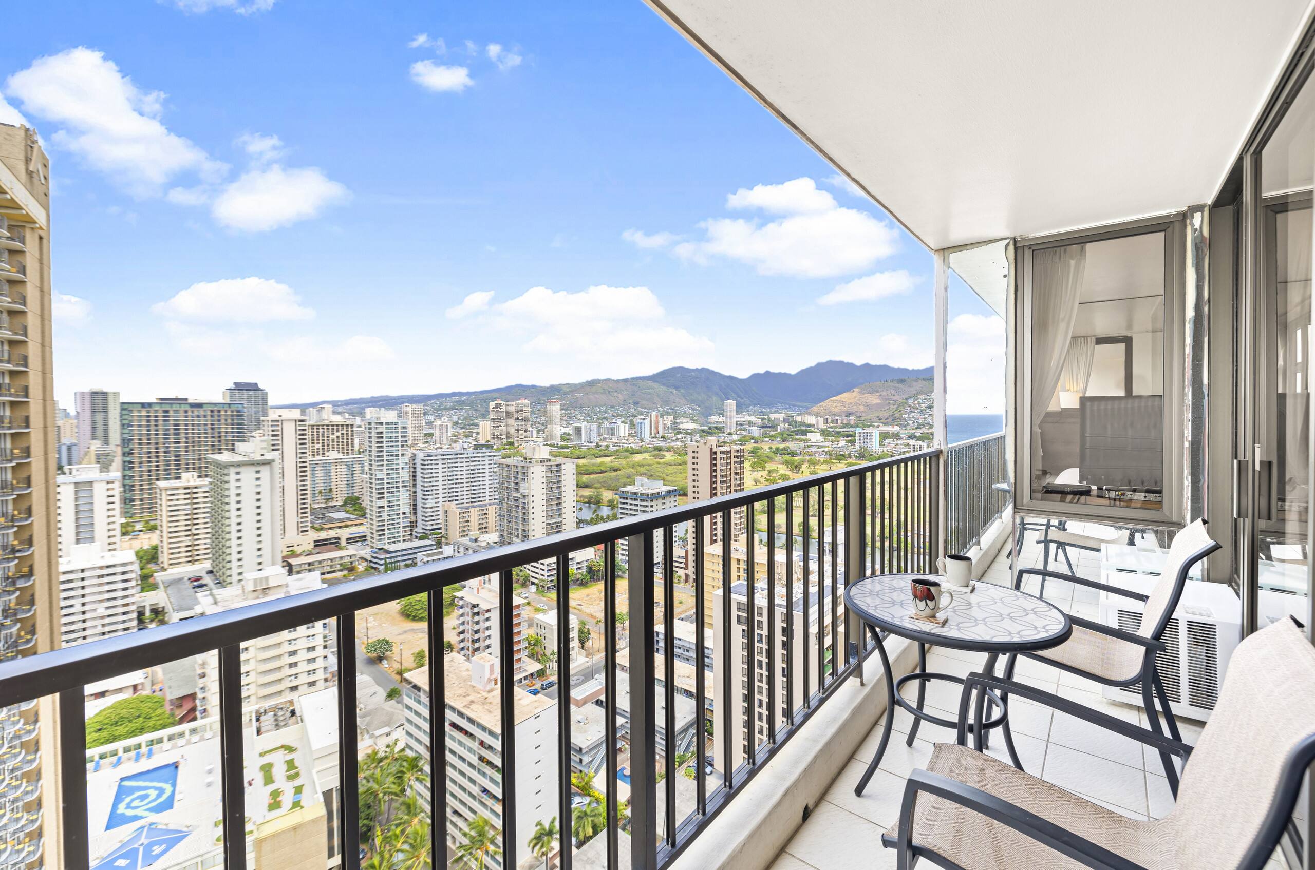 Deluxe Ocean View Free Parking Waikiki 3106-T1 - Image 28