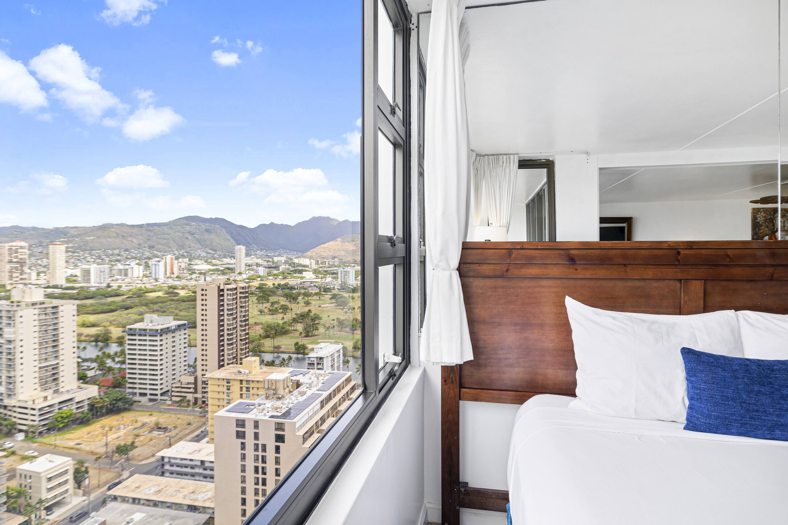 Deluxe Ocean View Free Parking Waikiki 3106-T1 - Image 30