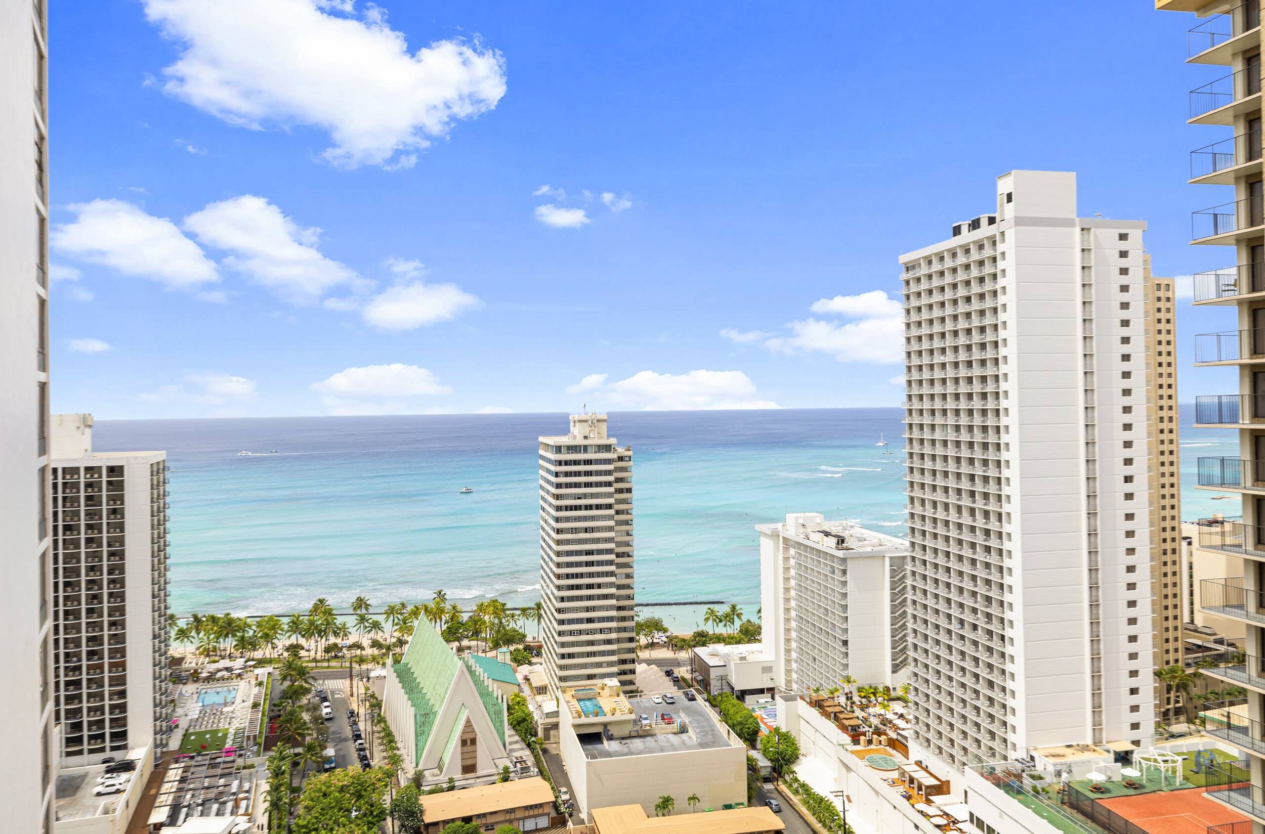 Deluxe Ocean View Free Parking Waikiki 3106-T1 - Image 32