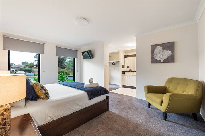 Our Escape: Coastal Poolside Haven in Dunsborough gallery image 3