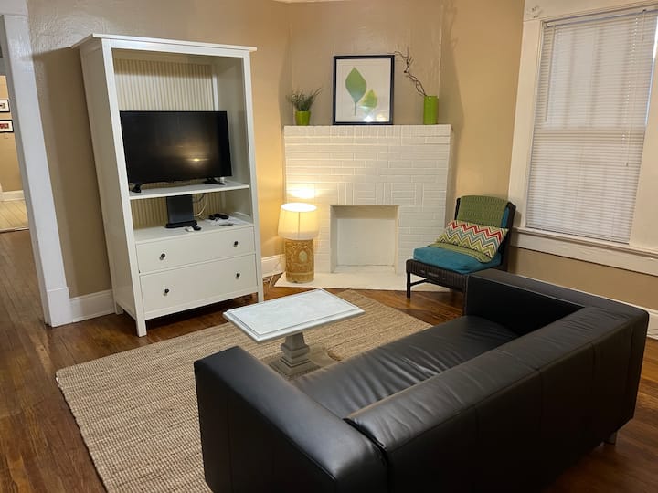 Walk To Decatur Square! - Decatur, GA