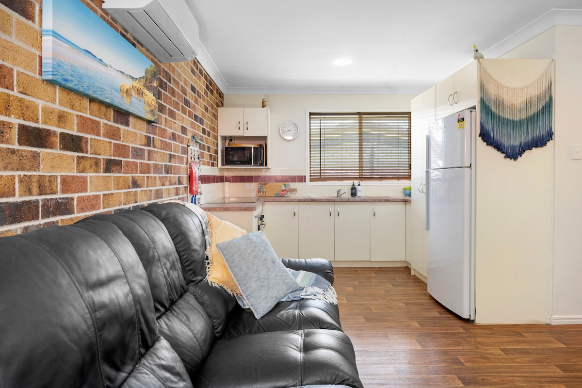 Popular Airbnb listing: *Guest/Family Favourite*Hot Spa*Walk to Town* in Rainbow Beach