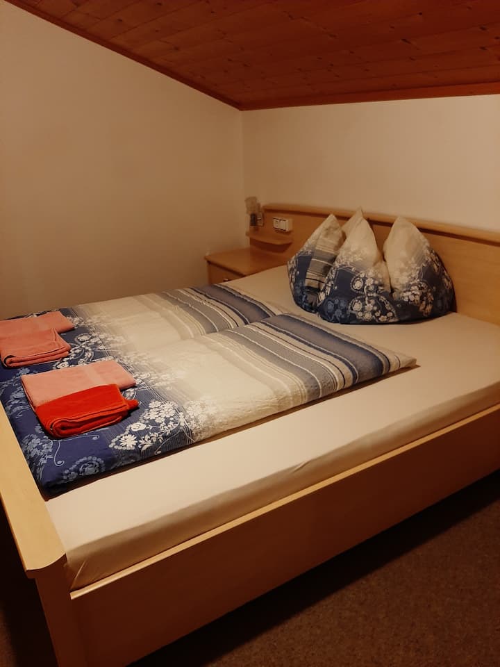 საძინებელი 1