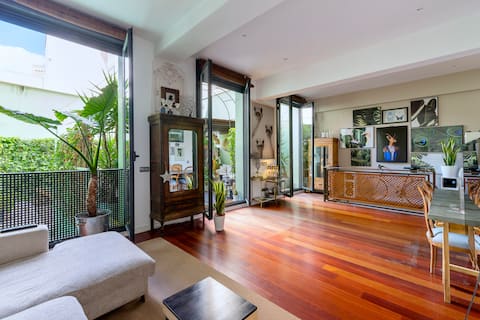 Top Airbnb: Stunning Downtown Apartment with Private Terrace in Madrid