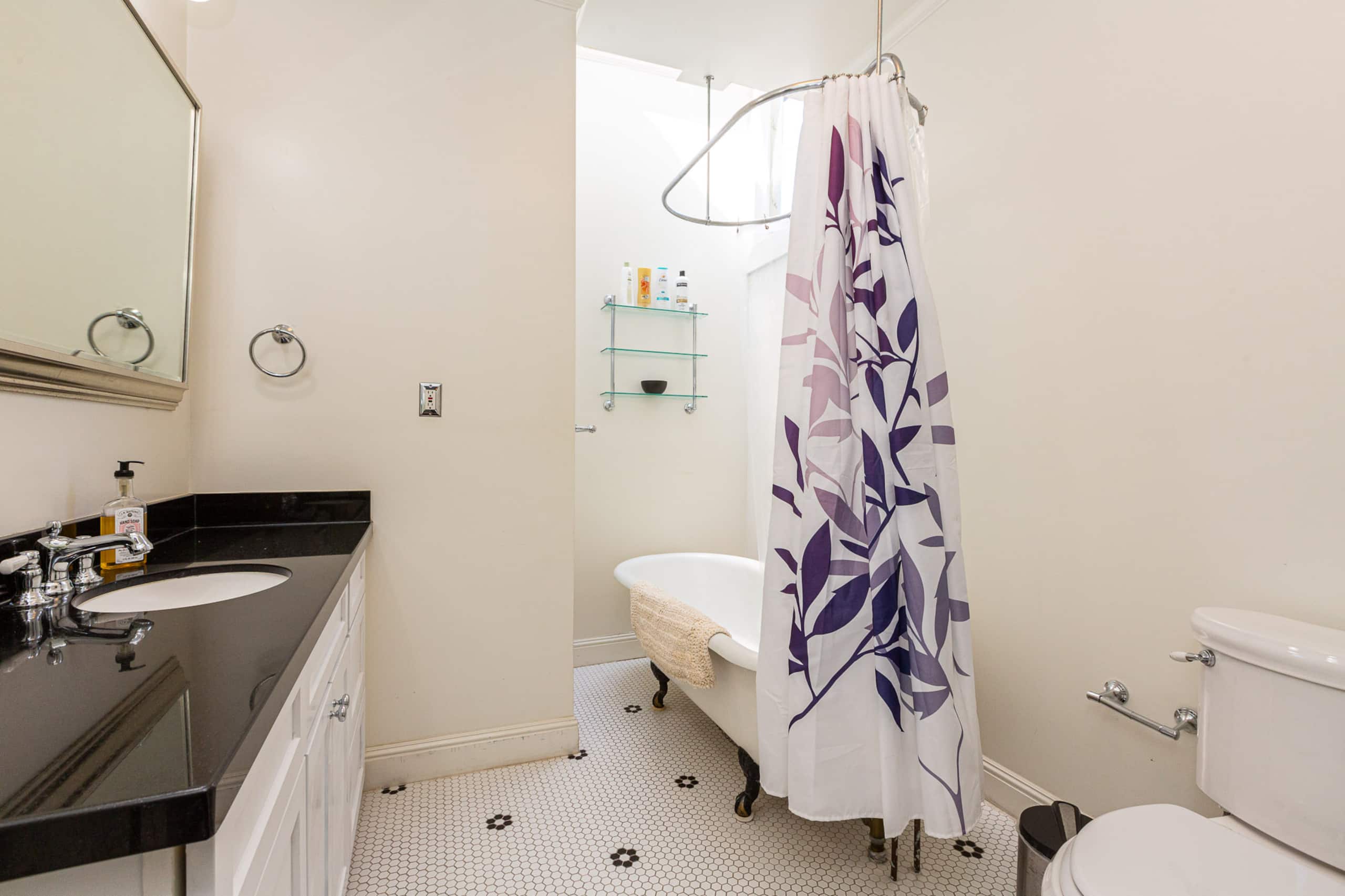 Home in San Francisco · ★4.75 · 2 bedrooms · 3 beds · 2 baths - Image 18