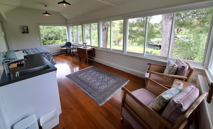 The Signal Box Riverside Accommodation- Whanganui - Whanganui