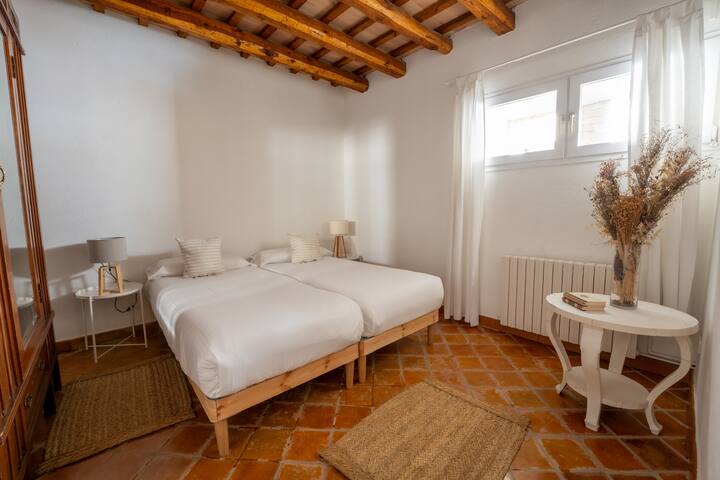 DECÔ – HOUSE CASA DE LES VOLTES PERATALLADA gallery image 5