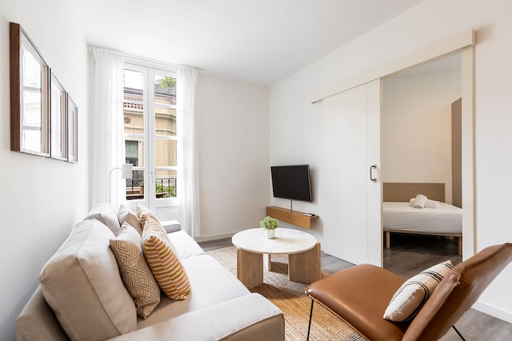 COMFORTABLE THREE BEDROOM APARTMENT