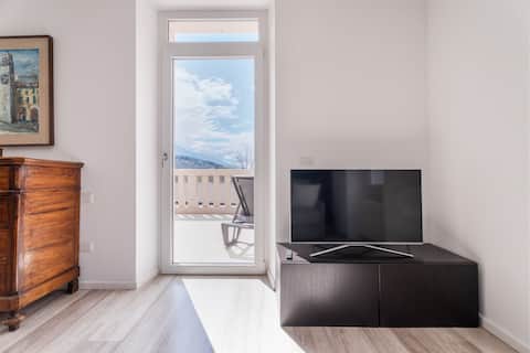 Top Airbnb: Lake Garda, wide terrace and sun a Riva Del Garda