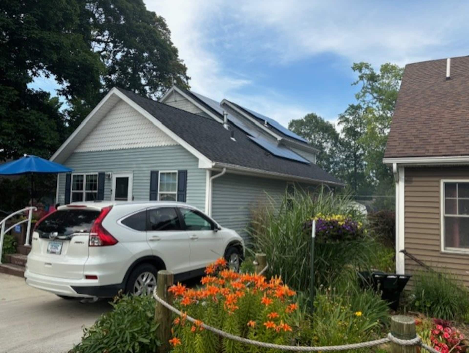 Modern Webster Lake cottage
