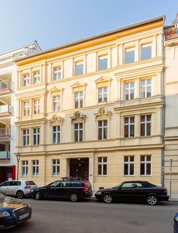 Beautiful old apartment in Berlin’s trendiest area