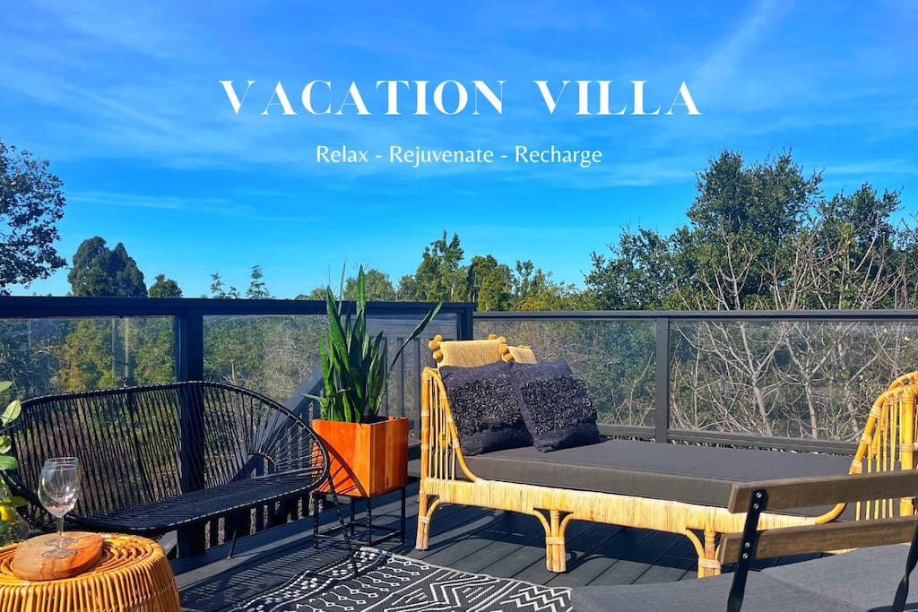Airbnb Spectacular Views | Travelers Paradise