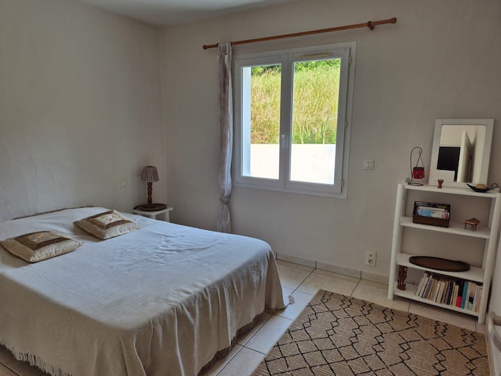 Chambre Dans Grande Maison Basque - Bera