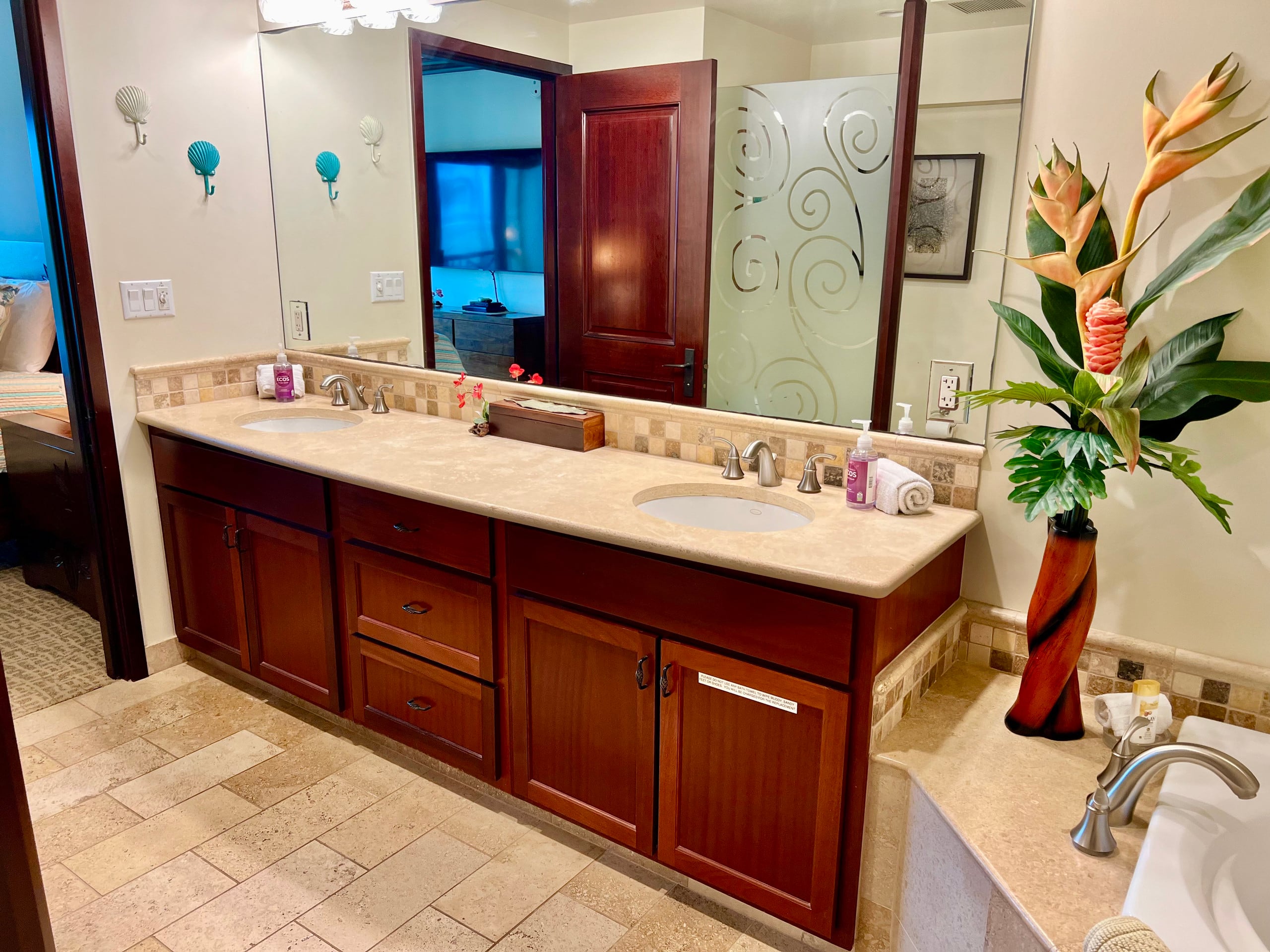 Kauai Paradise-3 hot-tubs-2Waterslides-2bdrm-3bath - Photo 22