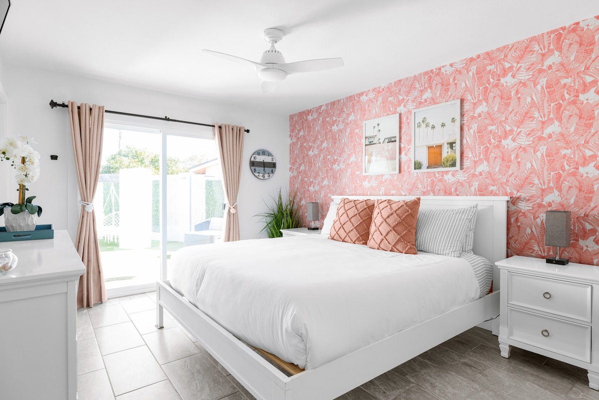 Master bedroom with en-suite bathroom. 